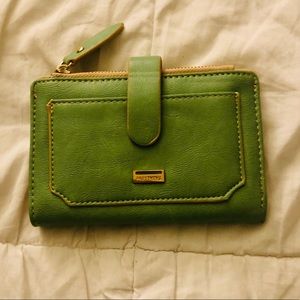 Prettyzys wallet -NEVER been used!